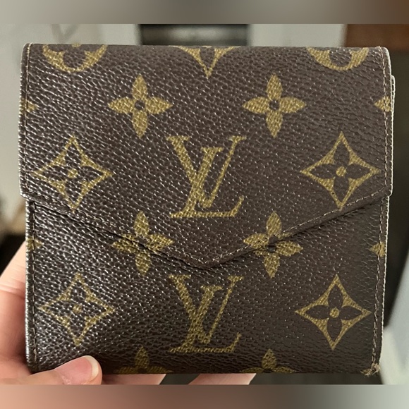 ⭐️ SALE ⭐️ ✨ Authentic ✨ Louis Vuitton Elise Wallet - Picture 7 of 8